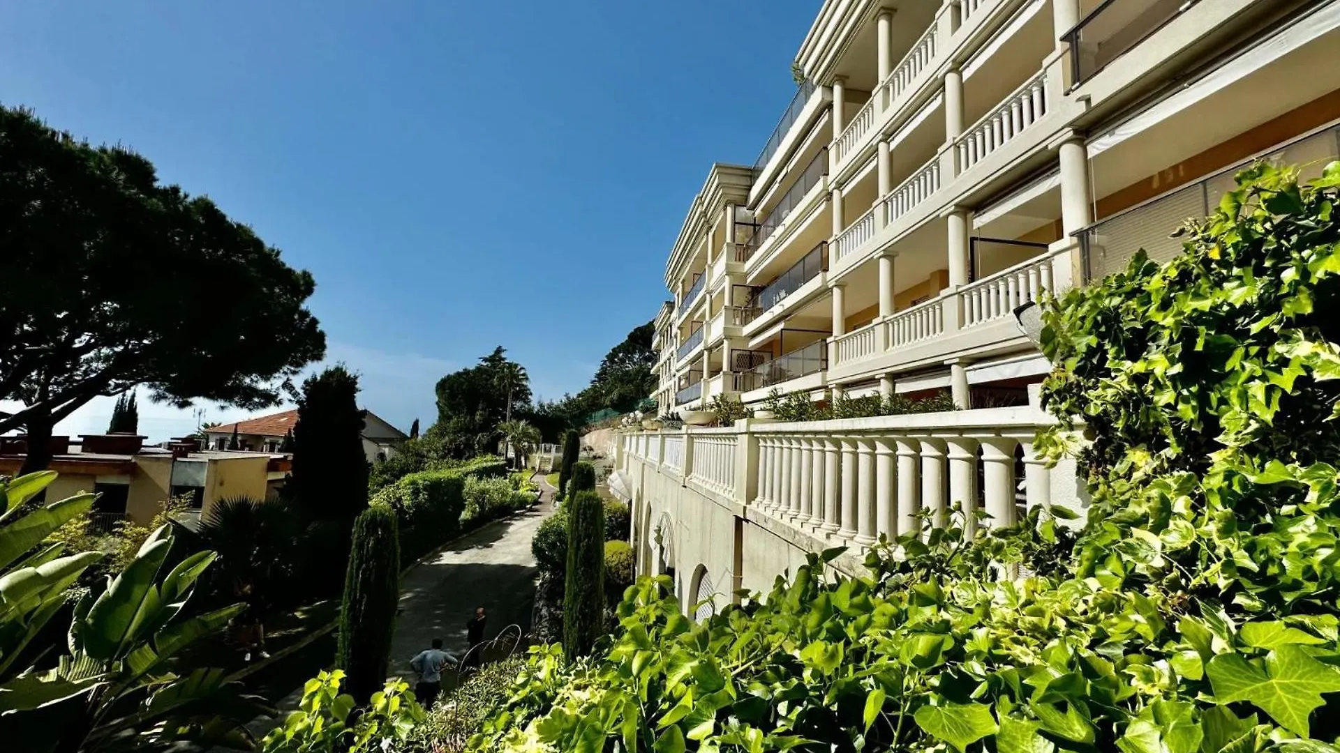 2 Pieces Vue Mer, Piscine, A 2 Pas Des Plages Cannes Apartment