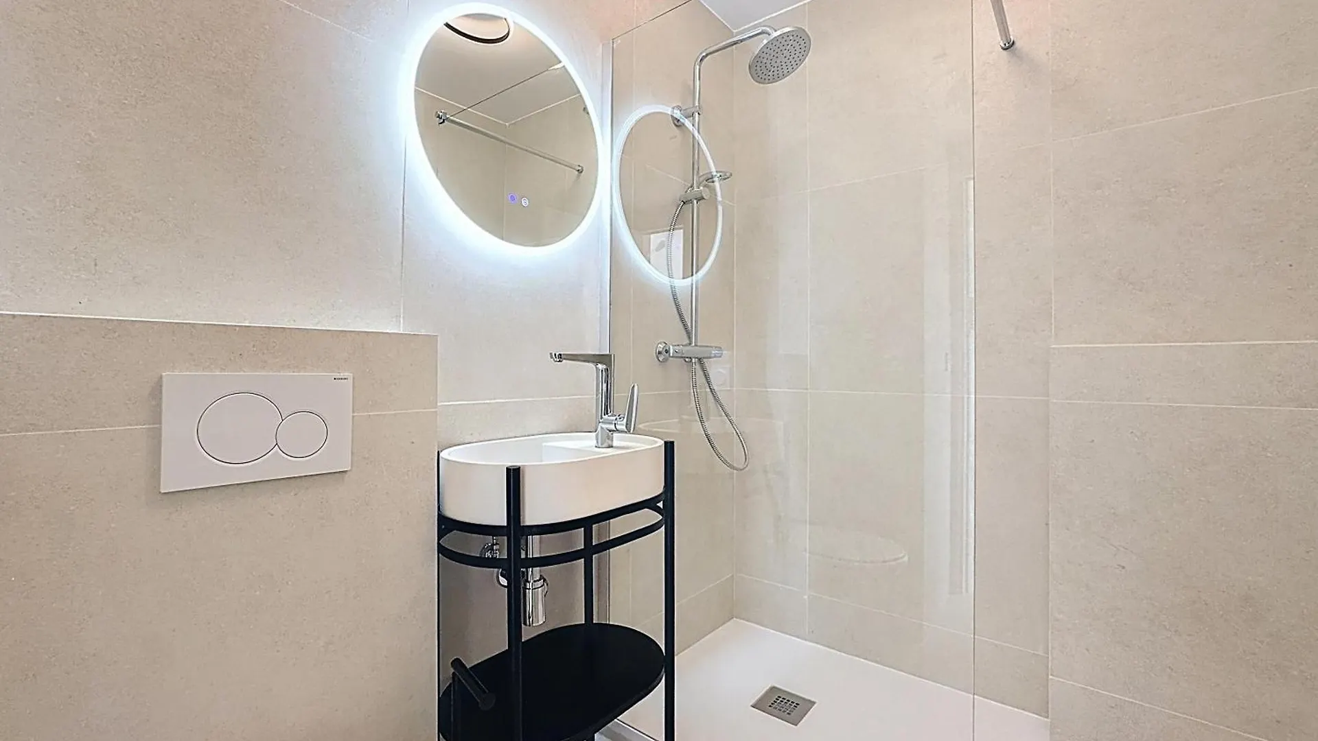 Apartment 2 Pieces Vue Mer, Piscine, A 2 Pas Des Plages Cannes France